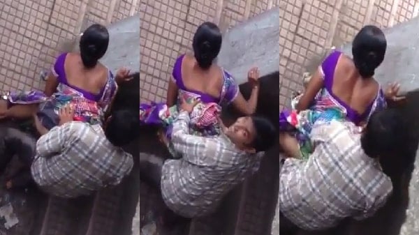Safai-wali bhabhi ko sari uthake doggy style main pela