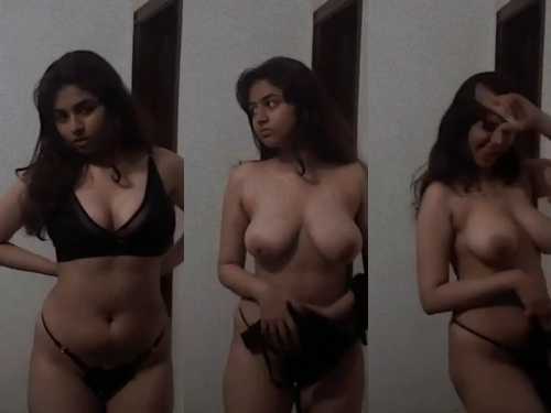 Desi ladki sexy thong main apni chuchiya dikhate huia porn desi mms