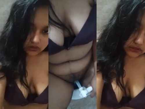 Horny Girl की बाथरूम में नंगी Desi MMS Video